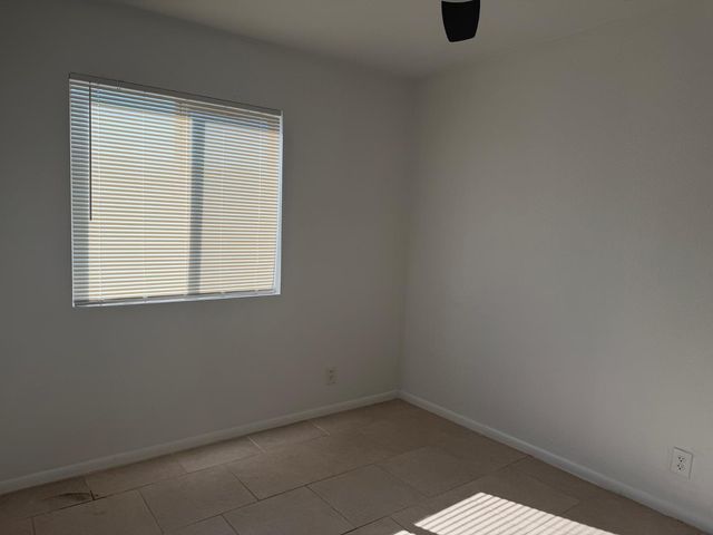 2553 E Pueblo Avenue 1, Phoenix, AZ 85040