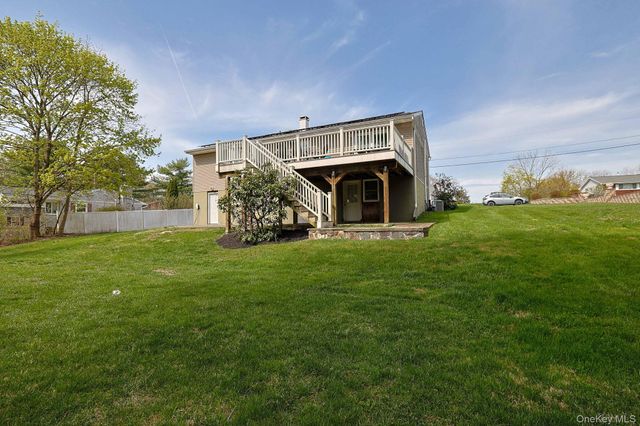 4 North Drive, Poughkeepsie, NY 12603