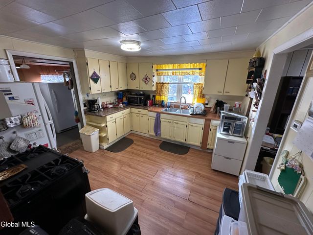 4918 S Stephentown Road, Stephentown, NY 12168