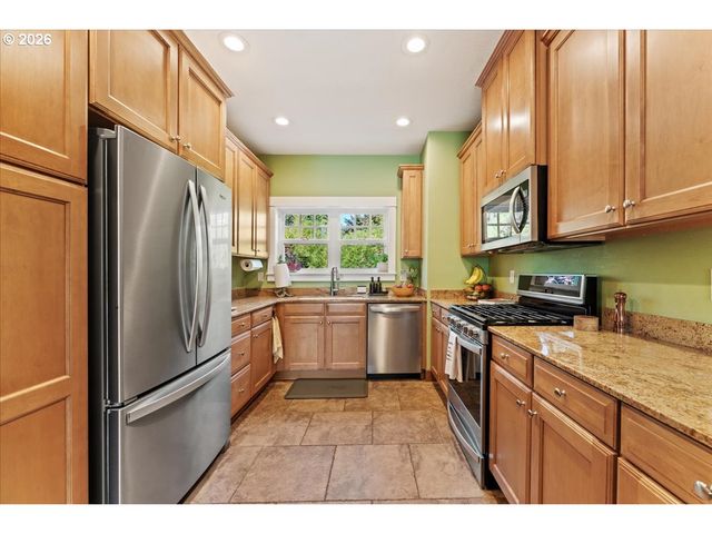 4642 Sw CONDOR Ave 2, Portland, OR 97239