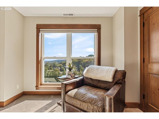 4642 Sw CONDOR Ave 2, Portland, OR 97239
