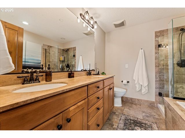 4642 Sw CONDOR Ave 2, Portland, OR 97239