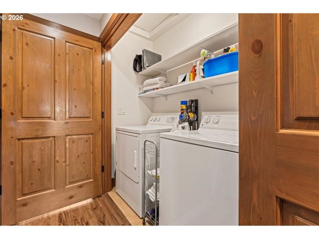4642 Sw CONDOR Ave 2, Portland, OR 97239