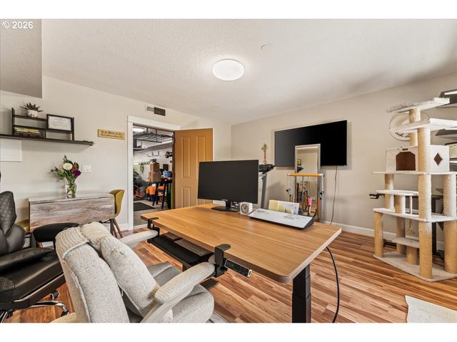 4642 Sw CONDOR Ave 2, Portland, OR 97239