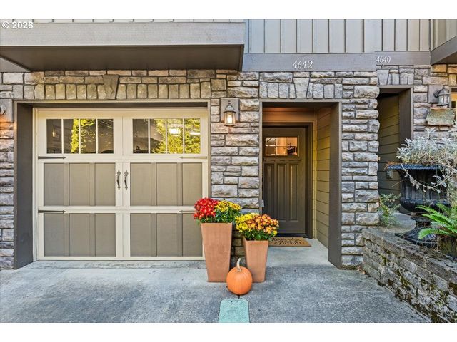 4642 Sw CONDOR Ave 2, Portland, OR 97239
