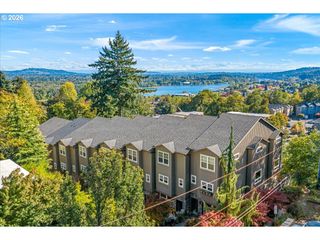 4642 Sw CONDOR Ave 2, Portland, OR 97239