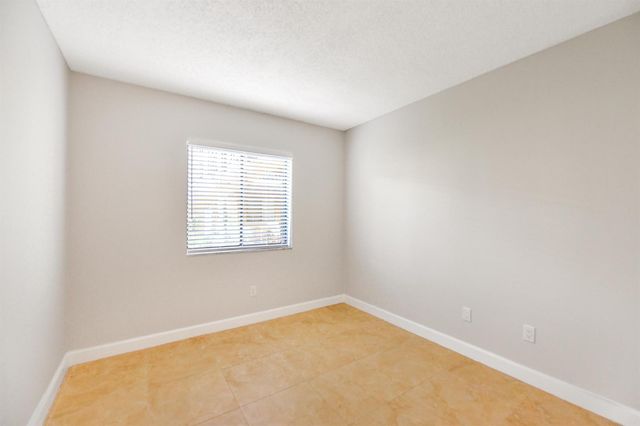 6053 10th 140 Avenue N 140, Greenacres, FL 33463