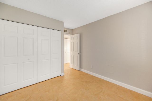 6053 10th 140 Avenue N 140, Greenacres, FL 33463