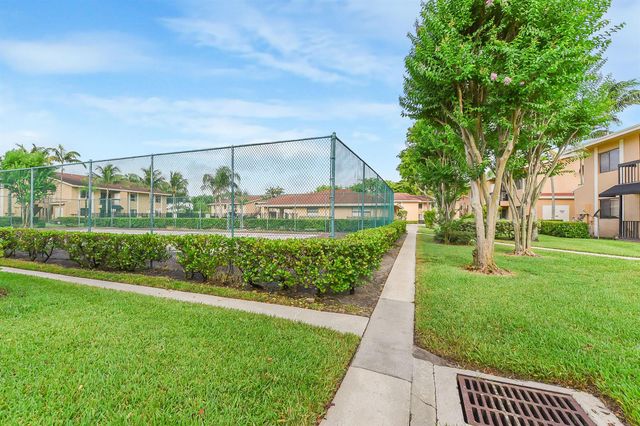 6053 10th 140 Avenue N 140, Greenacres, FL 33463
