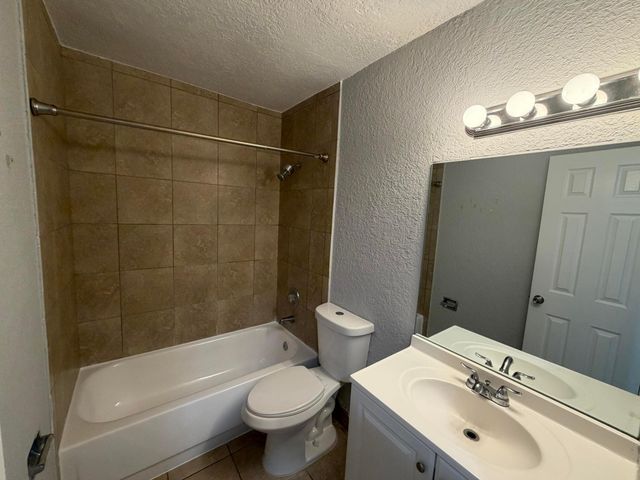 4423 TREEHOUSE Lane C, Tamarac, FL 33319