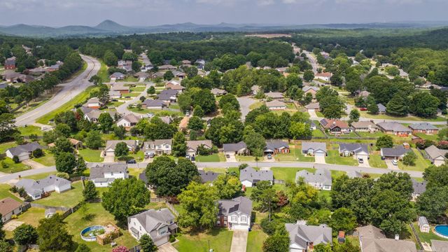 40 Meadow Ridge Loop, Maumelle, AR 72113