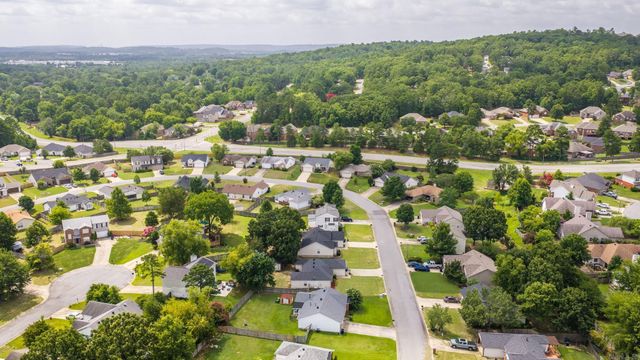 40 Meadow Ridge Loop, Maumelle, AR 72113