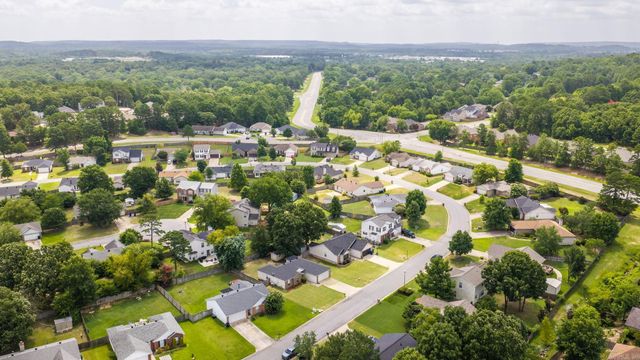 40 Meadow Ridge Loop, Maumelle, AR 72113