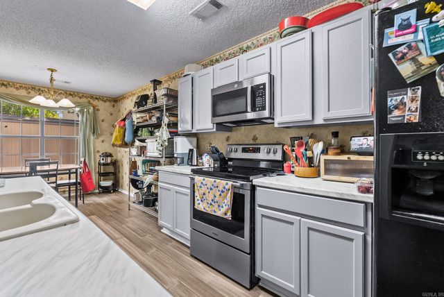 40 Meadow Ridge Loop, Maumelle, AR 72113