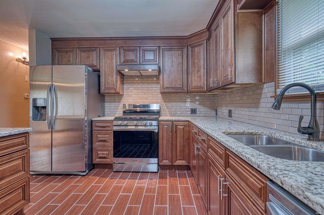 5601 West Haven Drive, Evansville, IN 47720