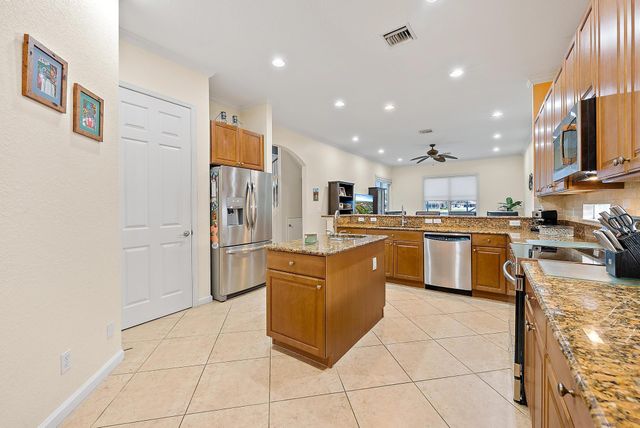 3104 SW Porpoise Circle, Stuart, FL 34997