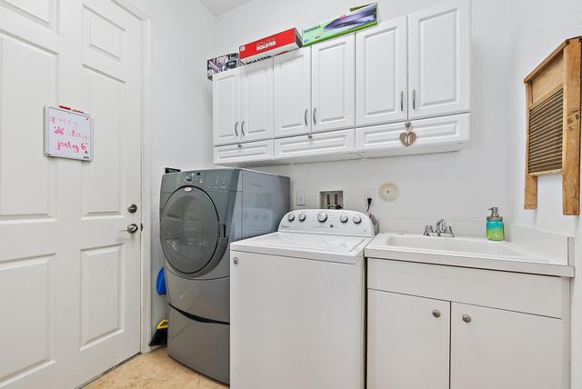 3104 SW Porpoise Circle, Stuart, FL 34997