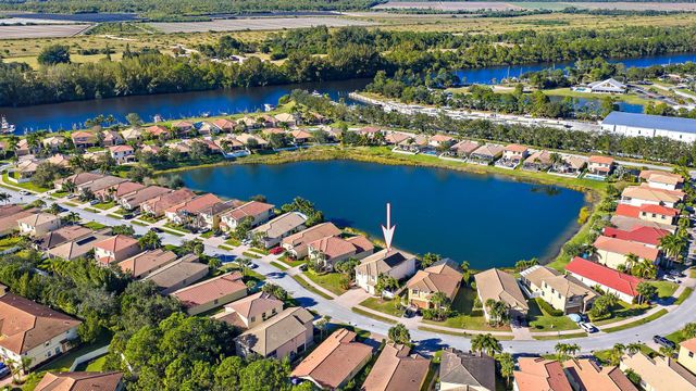 3104 SW Porpoise Circle, Stuart, FL 34997