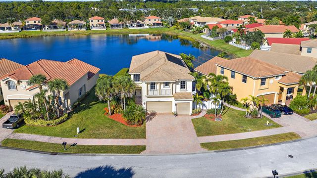 3104 SW Porpoise Circle, Stuart, FL 34997