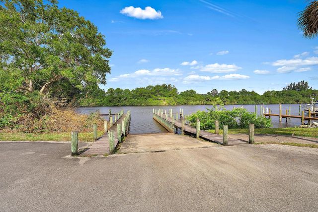 3104 SW Porpoise Circle, Stuart, FL 34997