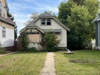 3746 N 11th STREET, Milwaukee, WI 53206
