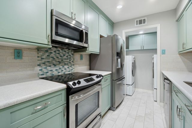 16301 Ledgemont Lane 263, Addison, TX 75001