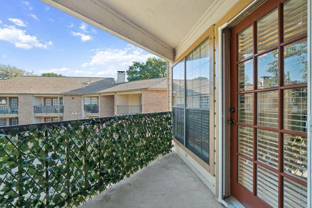 16301 Ledgemont Lane 263, Addison, TX 75001