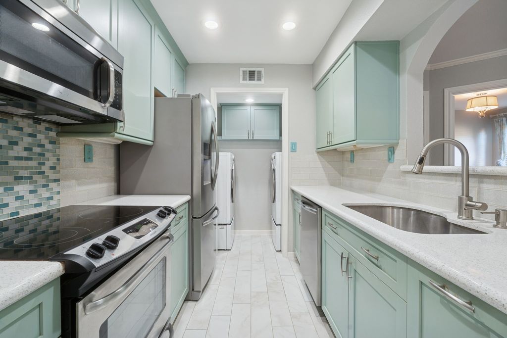 16301 Ledgemont Lane 263, Addison, TX 75001