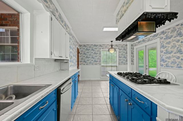 38517 La Hwy 74, Gonzales, LA 70737