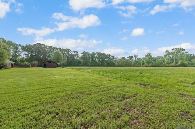 38517 La Hwy 74, Gonzales, LA 70737