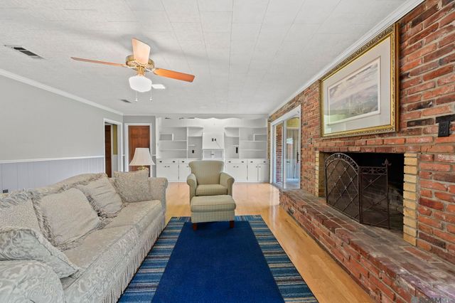 38517 La Hwy 74, Gonzales, LA 70737