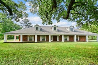 38517 La Hwy 74, Gonzales, LA 70737