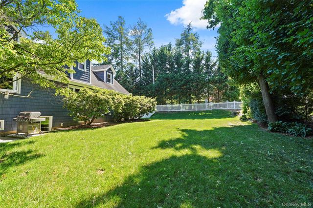 4 McKinley Place, Ardsley, NY 10502