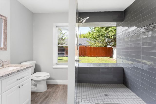 11710 Seawood Drive, Houston, TX 77089