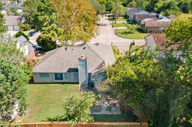 11710 Seawood Drive, Houston, TX 77089