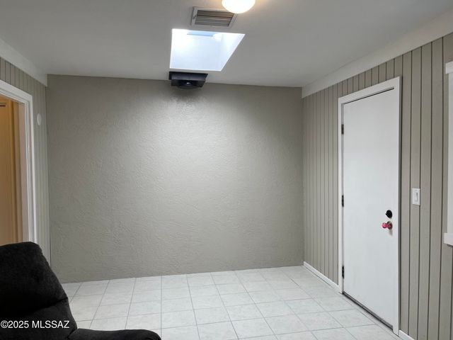 243 N Calle Del Diablo, Green Valley, AZ 85614