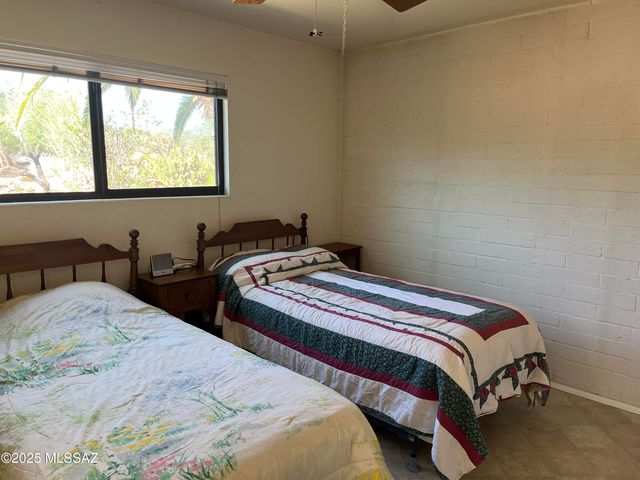 243 N Calle Del Diablo, Green Valley, AZ 85614