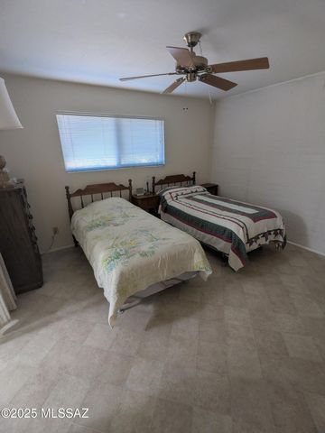 243 N Calle Del Diablo, Green Valley, AZ 85614