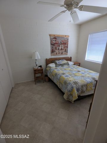 243 N Calle Del Diablo, Green Valley, AZ 85614