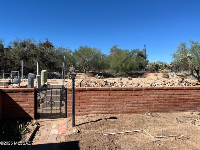 243 N Calle Del Diablo, Green Valley, AZ 85614