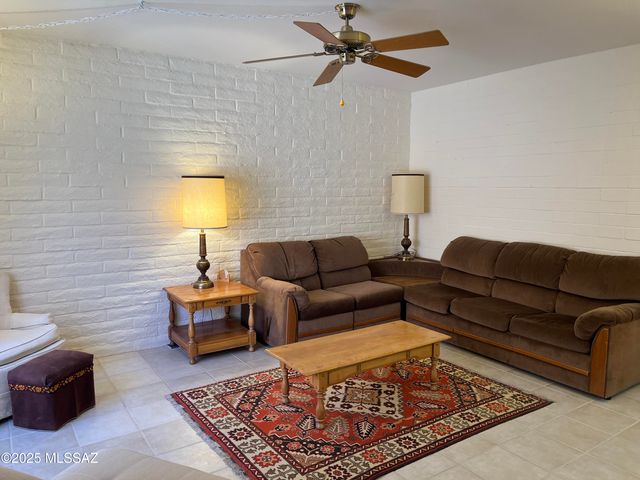 243 N Calle Del Diablo, Green Valley, AZ 85614