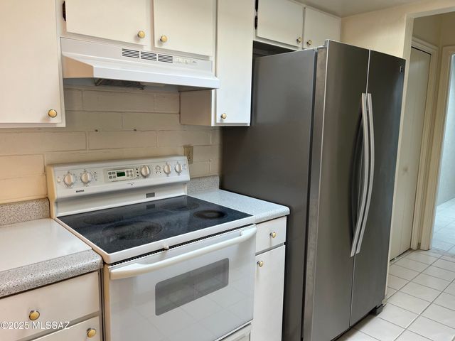 243 N Calle Del Diablo, Green Valley, AZ 85614