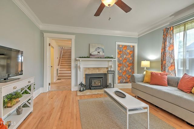 909 East Holston Avenue, Johnson City, TN 37601