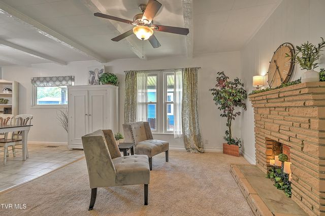 909 East Holston Avenue, Johnson City, TN 37601