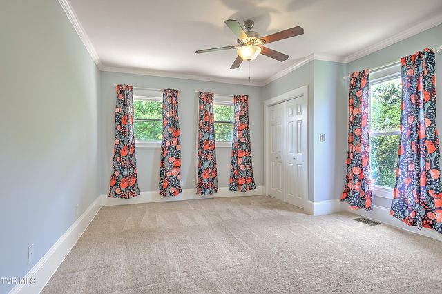 909 East Holston Avenue, Johnson City, TN 37601