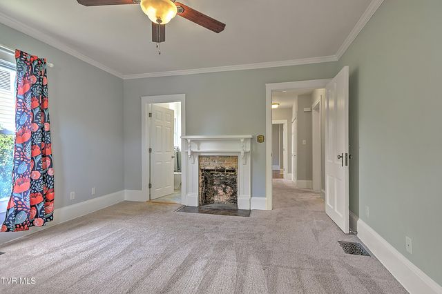 909 East Holston Avenue, Johnson City, TN 37601