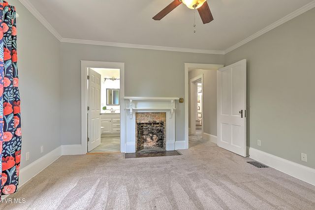 909 East Holston Avenue, Johnson City, TN 37601
