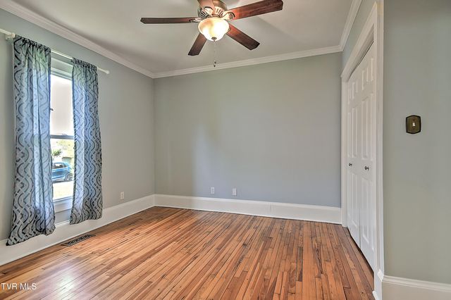 909 East Holston Avenue, Johnson City, TN 37601