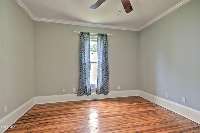 909 East Holston Avenue, Johnson City, TN 37601