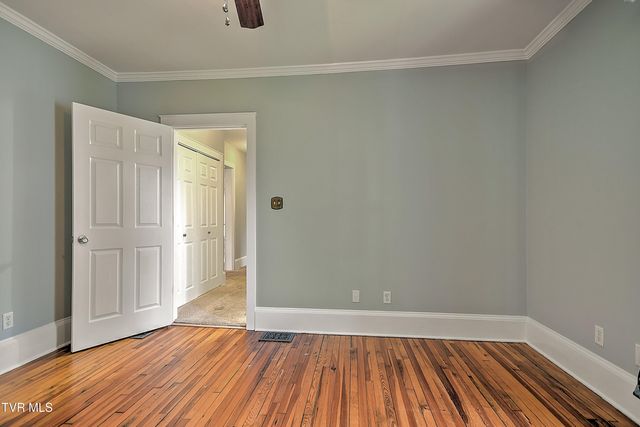 909 East Holston Avenue, Johnson City, TN 37601